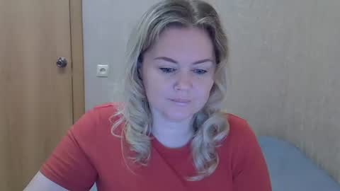 karennelsonx online show from June 12, 1:32 pm