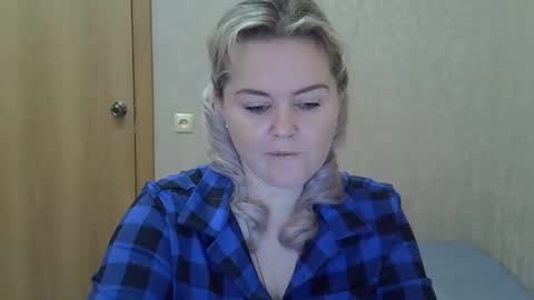 karennelsonx online show from March 11, 1:03 pm