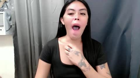 I AM BELLE online show from June 9, 10:04 am