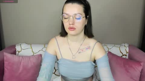 Snapshot of karina_kelly chatting on October 5, 1:36 am karina online show from October 5, 1:36 am