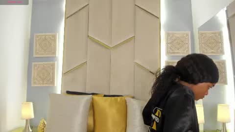 karinaacox online show from June 13, 12:15 pm