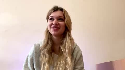 Snapshot of karisawaldon chatting on October 21, 11:26 am Marry online show from October 21, 11:26 am