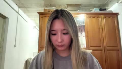 karissagius online show from June 27, 9:04 am