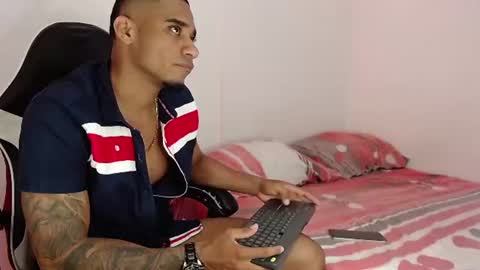 karl_jensennxx online show from July 29, 5:07 am
