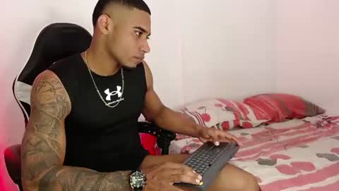 karl_jensennxx online show from June 14, 10:34 pm