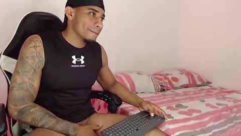 karl_jensennxx online show from July 6, 3:14 am