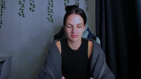 karla_lim online show from October 7, 4:47 pm