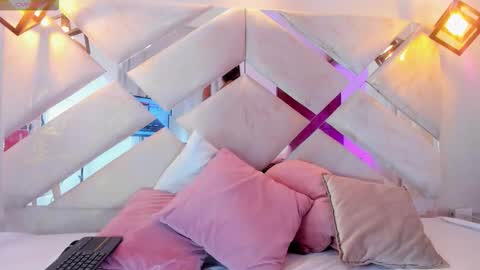 karla online show from February 6, 10:01 pm