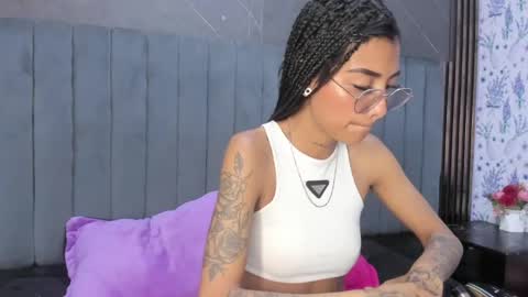 karlaslutskinny__ online show from May 22, 10:27 pm