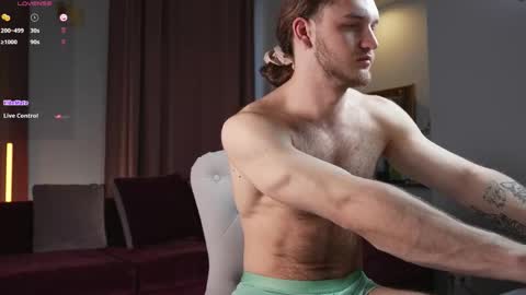 Karlos and Louis online show from March 30, 4:23 am