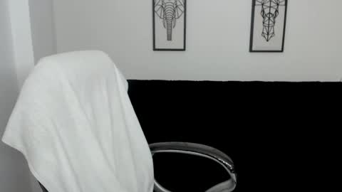 Snapshot of karlye_hot chatting on March 9, 12:53 am KARLYE online show from March 9, 12:53 am