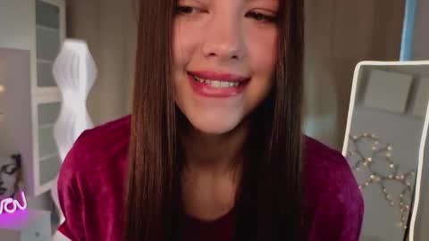 Molly online show from March 25, 6:20 am