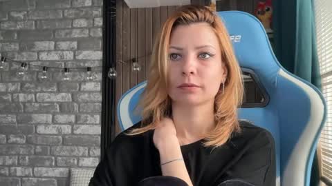 karoline121 online show from February 21, 6:49 am