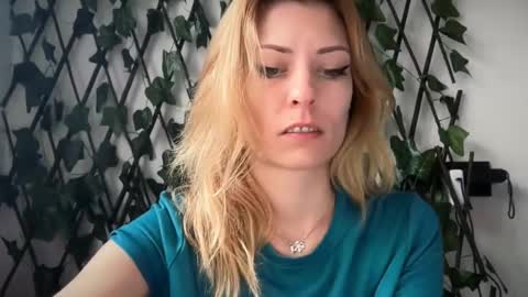 karoline121 online show from February 6, 7:12 am