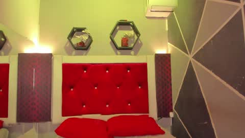 Karol online show from April 8, 1:03 pm