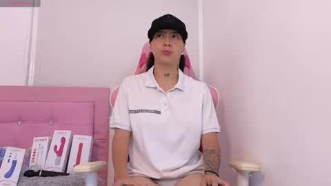 Karol online show from February 25, 8:53 pm