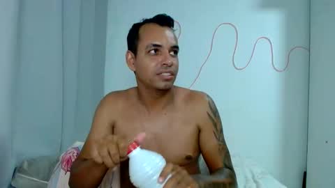 Tamires e Maicon online show from March 11, 1:05 am