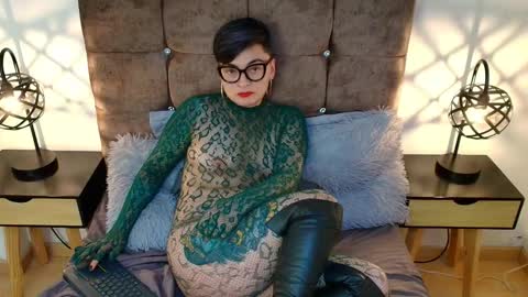 kat paradisse online show from February 7, 3:48 pm