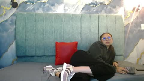 Katalina online show from April 4, 4:36 pm