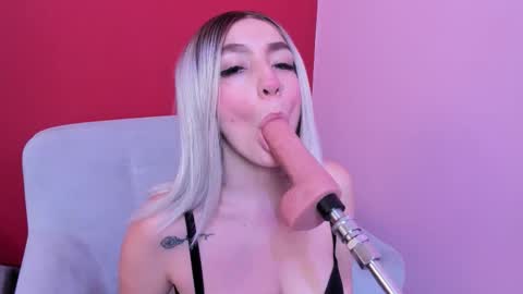 Kate  online show from October 19, 11:48 am