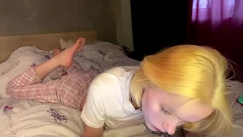 kate_mikki online show from November 24, 7:29 am