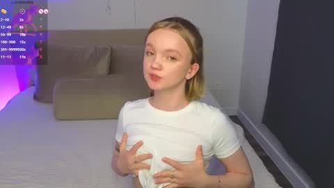 katebunnys online show from April 14, 10:18 am