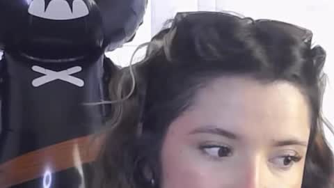 Snapshot of katejolie chatting on October 6, 5:09 pm Help me with rate thanks online show from October 6, 5:09 pm