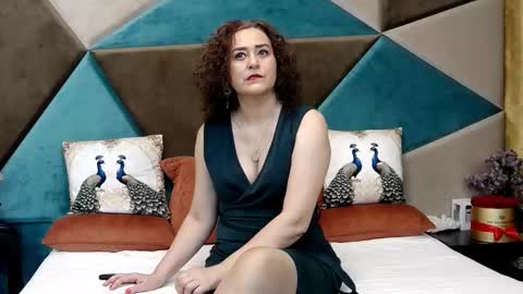 KateQueenston --  online show from March 18, 10:10 am