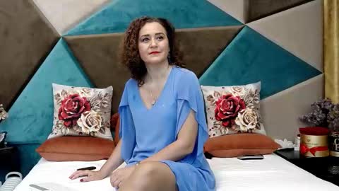 KateQueenston --  online show from October 24, 4:24 am