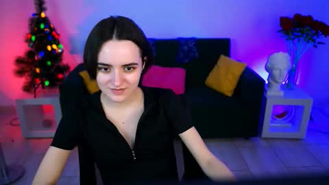 katewillows online show from January 7, 4:06 am