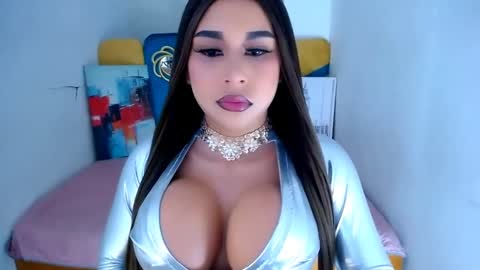 Snapshot of katherine_bigcock24 chatting on March 6, 4:19 am KATHERINE online show from March 6, 4:19 am