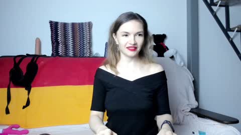 Snapshot of katherinemidnight chatting on December 12, 3:37 pm Katherine online show from December 12, 3:37 pm
