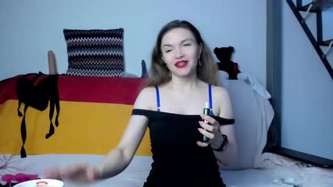 Snapshot of katherinemidnight chatting on February 9, 7:48 am Katherine online show from February 9, 7:48 am