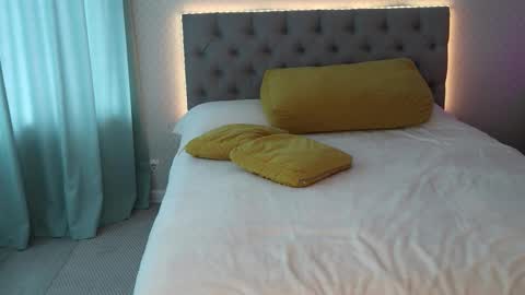 katherinepinke online show from October 18, 10:08 am