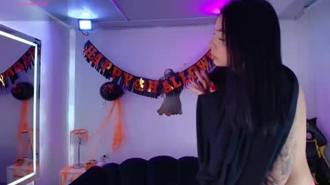 Kathia Thiago  online show from October 31, 11:32 am