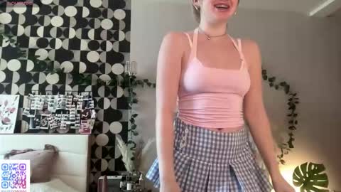 Snapshot of katie________ chatting on September 11, 12:28 pm Katienext stream  online show from September 11, 12:28 pm