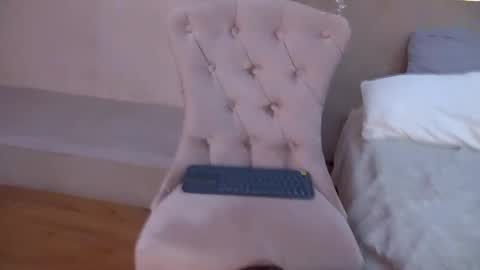 katie_fairy online show from June 10, 1:49 am