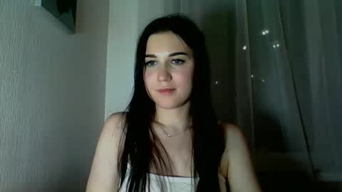 katie_foxi online show from May 6, 11:00 pm
