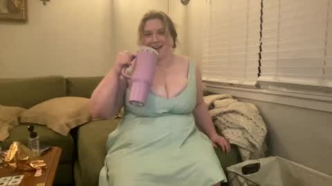 katiecopper27 online show from June 14, 3:30 am