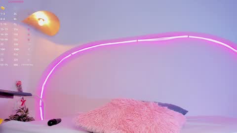 Katy  IGPeach kat666 online show from March 8, 3:45 pm