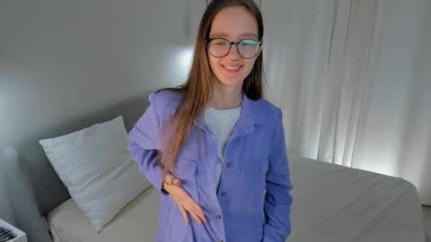 Snapshot of katinatonge chatting on October 22, 9:01 am Scarlett online show from October 22, 9:01 am