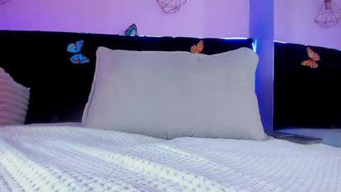 .... Katniss .... online show from January 15, 4:10 am