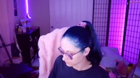 Kat Woods online show from July 7, 11:20 pm