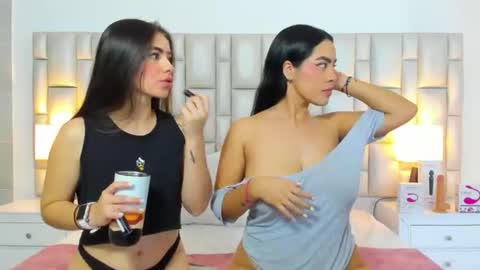 katy blonde girl and paola big boobs online show from July 17, 8:22 pm