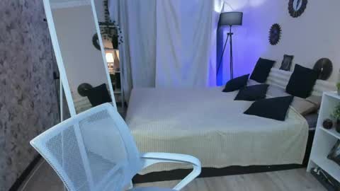 Kate online show from April 20, 7:00 am