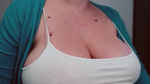 Katy online show from November 10, 5:05 pm