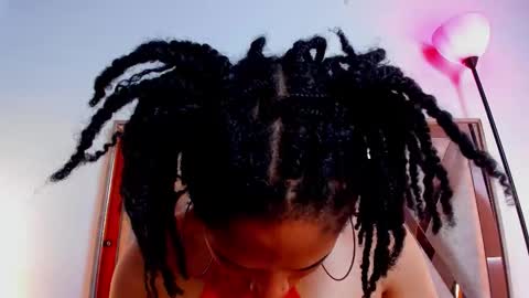 katyortiz online show from March 7, 12:05 pm