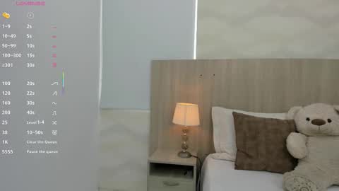   online show from November 5, 11:23 am