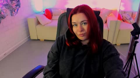 The woman of your dreams online show from October 5, 2:13 pm