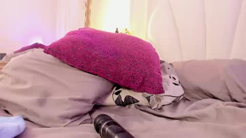 kaylachannell online show from June 29, 10:15 am